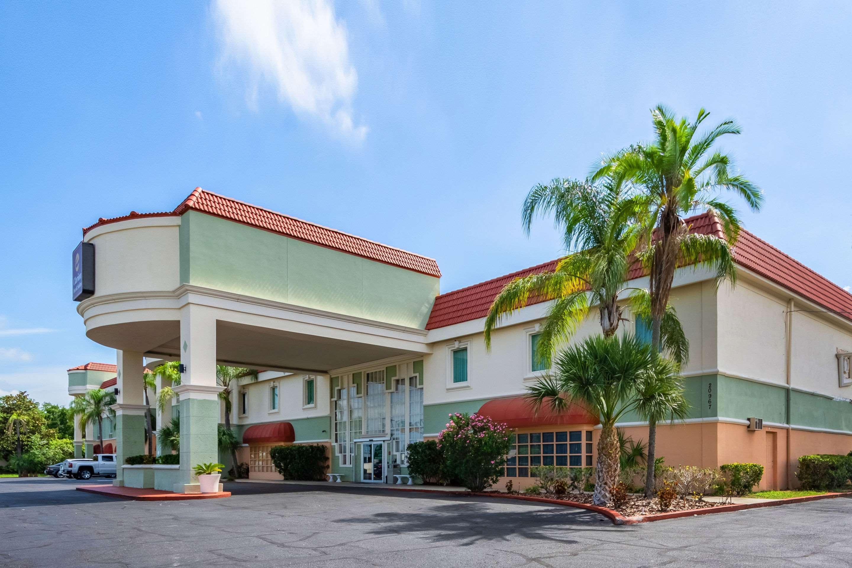 Clarion Inn & Suites Central Clearwater Beach Екстер'єр фото