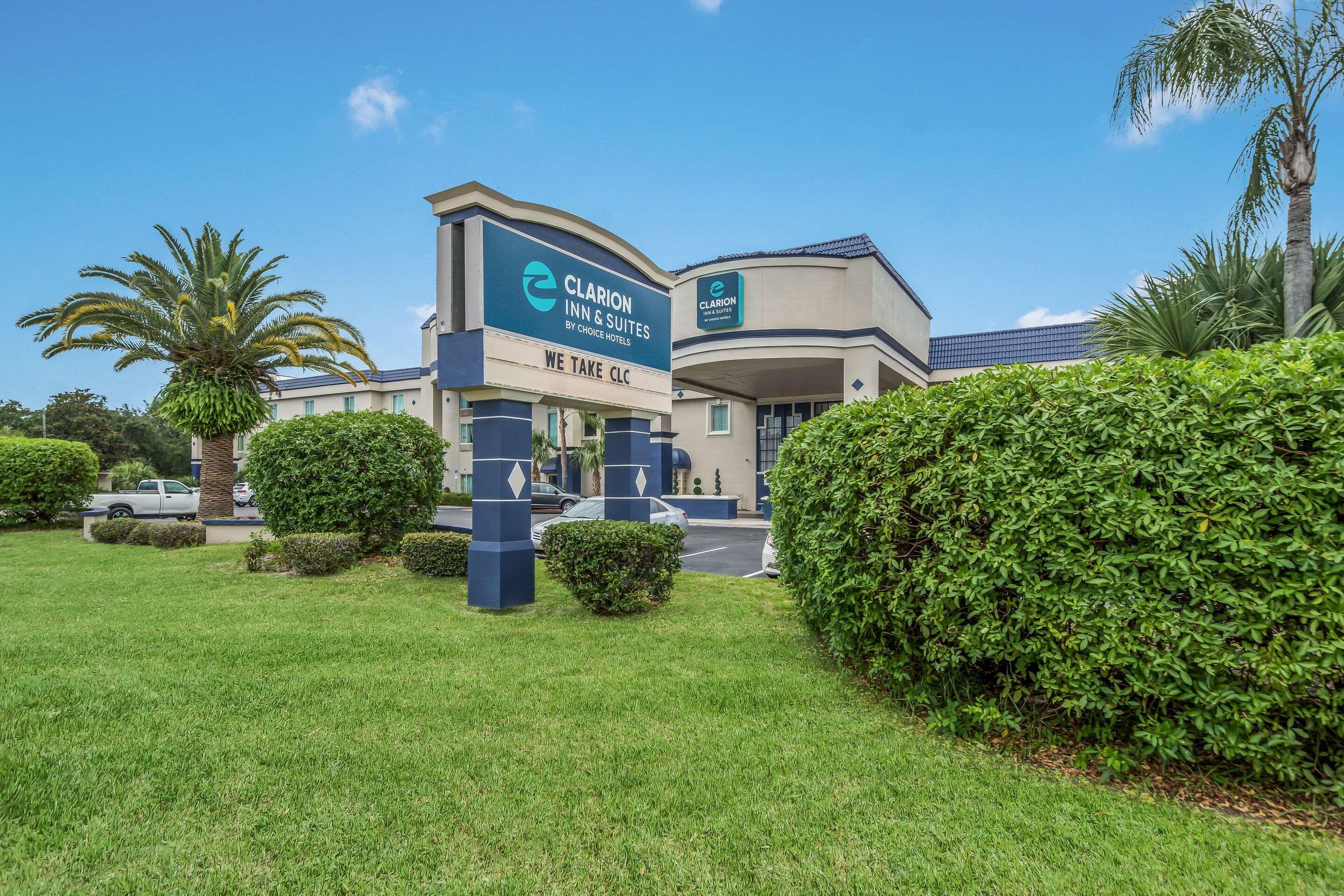Clarion Inn & Suites Central Clearwater Beach Екстер'єр фото