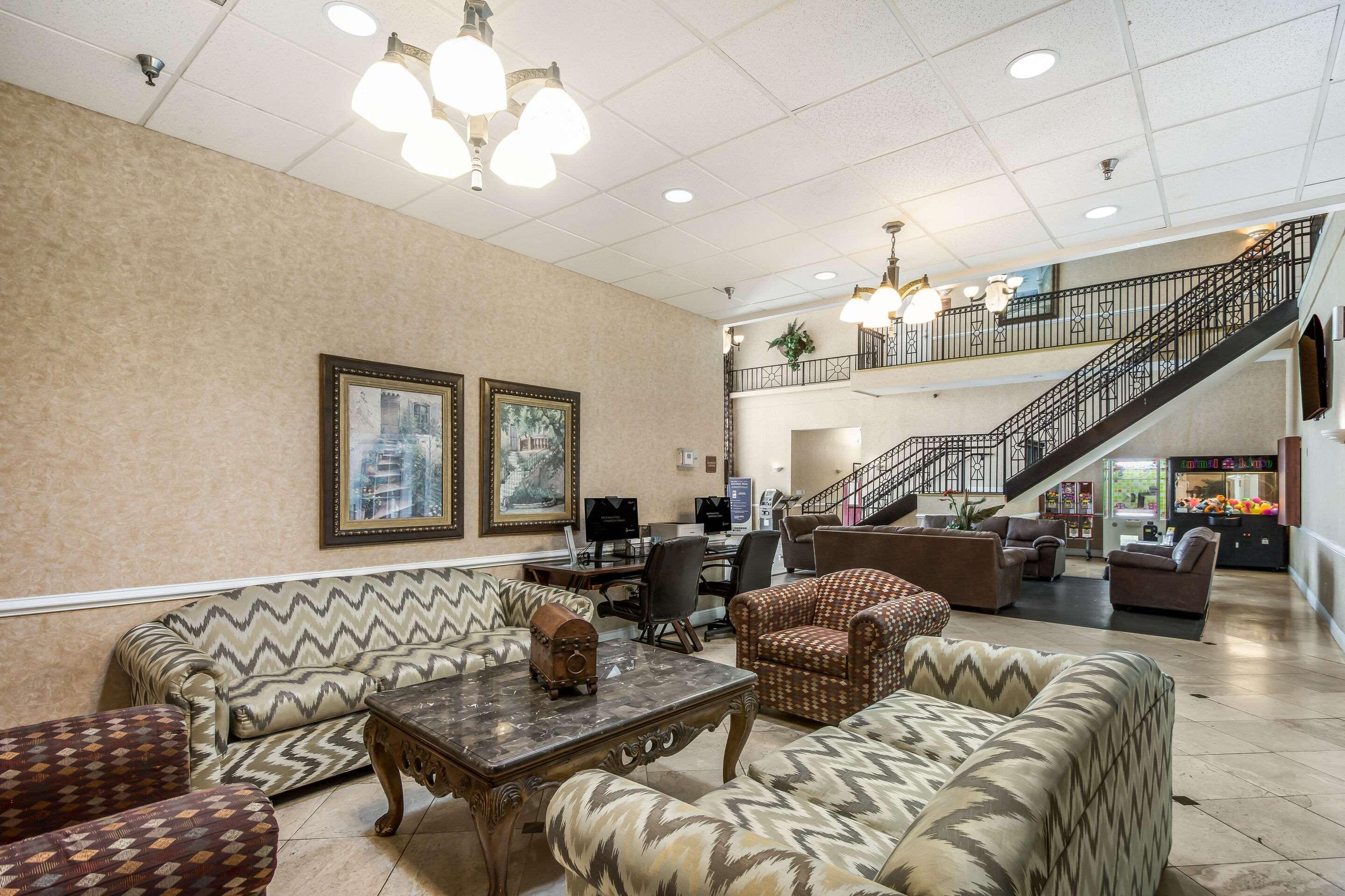 Clarion Inn & Suites Central Clearwater Beach Екстер'єр фото